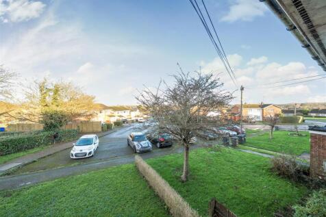 4 Baden Powell Cresent, Towcester (8).jpg