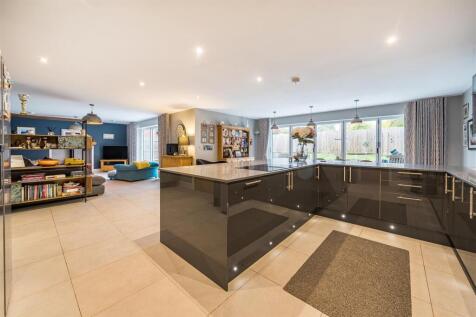 15a Brackley Road, Silverstone