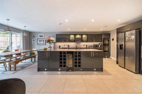 15a Brackley Road, Silverstone