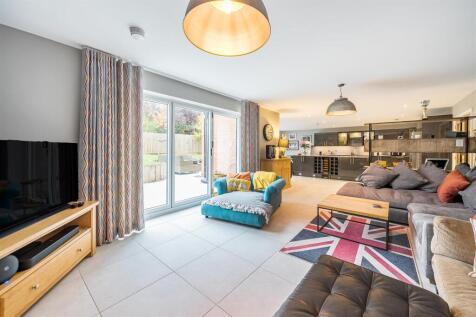 15a Brackley Road, Silverstone