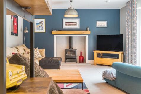 15a Brackley Road, Silverstone