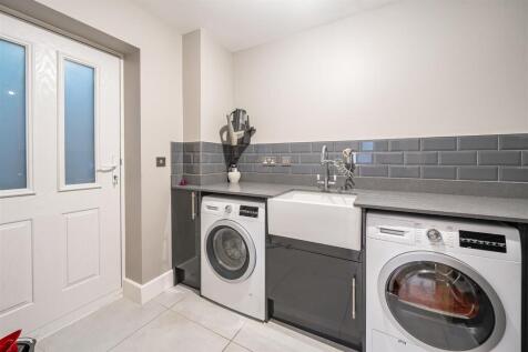 15a Brackley Road, Silverstone