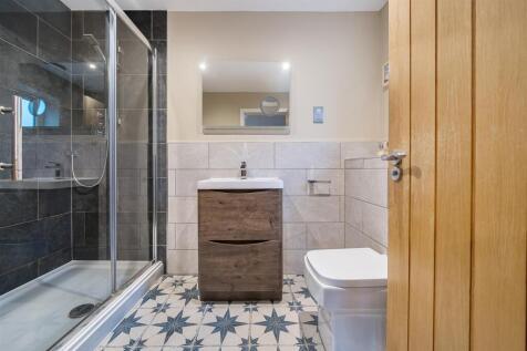 15a Brackley Road, Silverstone