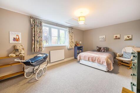 15a Brackley Road, Silverstone