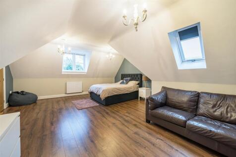 15a Brackley Road, Silverstone