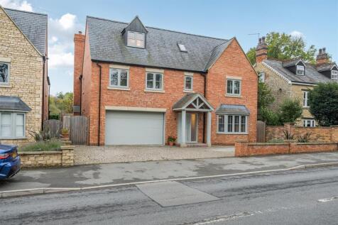 15a Brackley Road, Silverstone