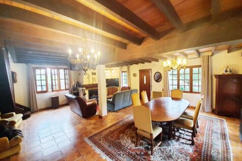 Property Image 4