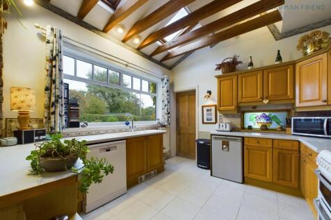 Kitchen/ Dining Room