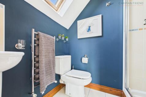 Ensuite to Bedroom 1