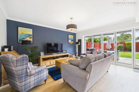 Kitchen/Dining/Living room