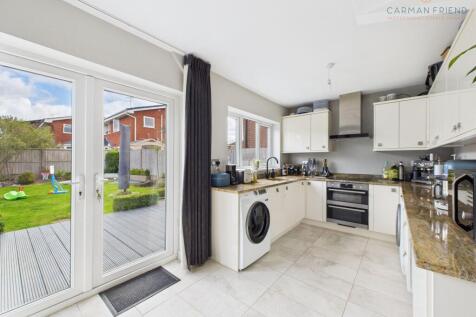 Kitchen/Dining Area