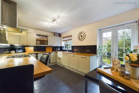 Kitchen/ Dining Room