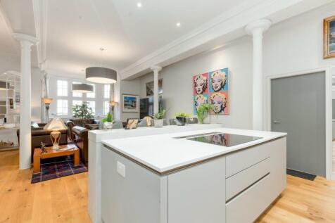 Living Room/Kitchen