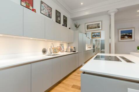 Living Room/Kitchen