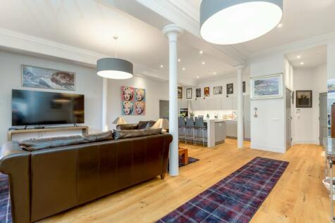 Living Room/Kitchen