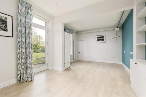 Ground Bedroom