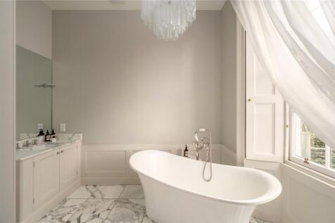 En Suite Bathroom