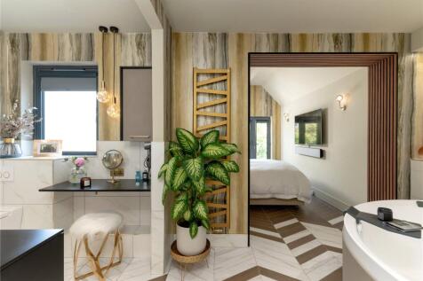 En-Suite Bathroom