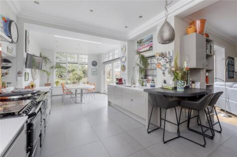 Sunroom/Kitchen