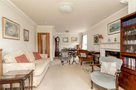Sitting/Dining Room