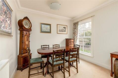 Sitting/Dining Room