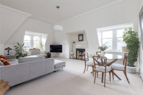 Sitting/Dining Room