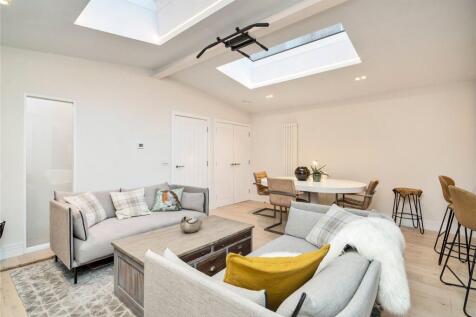 Sitting Room/Kitchen