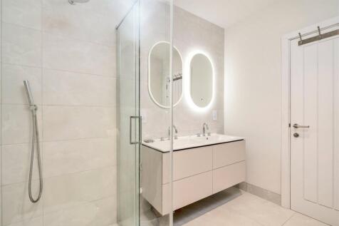 En Suite Shower Room