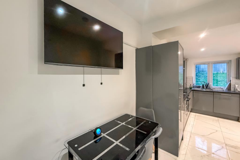 Communal Kitchen/Diner
