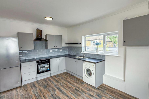 Lounge / Kitchen