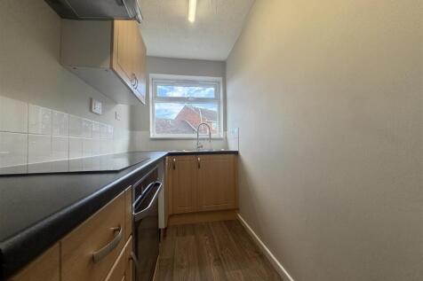 Kitchen 2.JPG