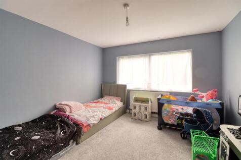 bed 1.jpg