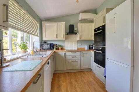 Kitchen 3.jpg