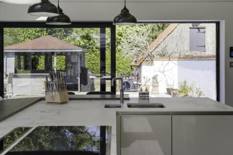 House. Partnership
