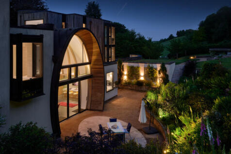 House. Partnership