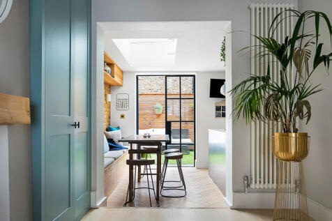House. Partnership