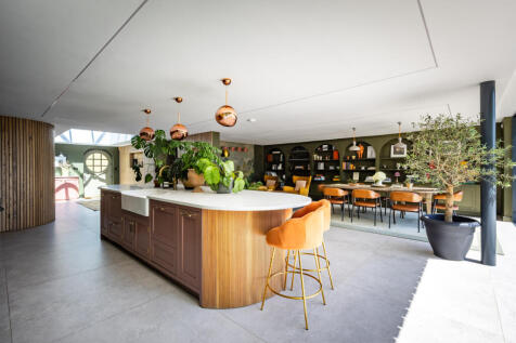 House. Partnership