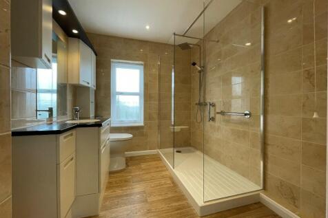 F/F Shower Room