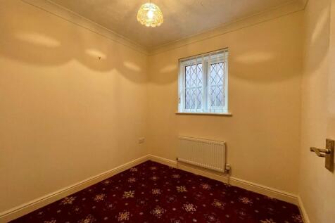 Dining Room/Bed 3