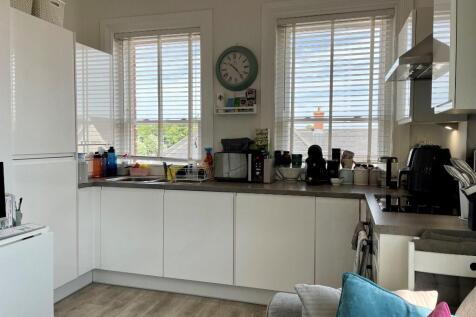 Lounge Kitchen