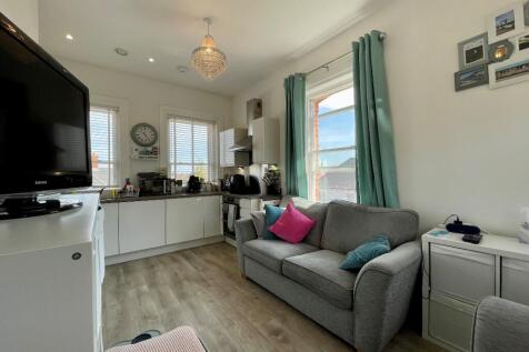Lounge Kitchen