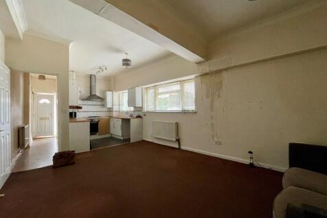 Lounge Kitchen