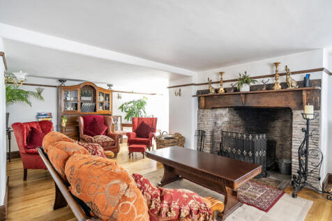Formal Lounge