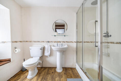 Master En-Suite
