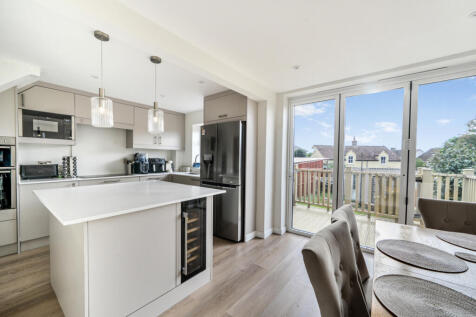 1370184-12-68f277...