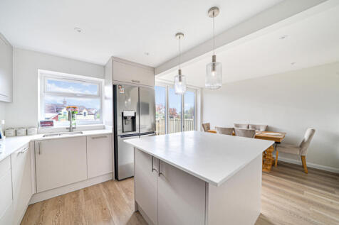 1370184-15-68f277...