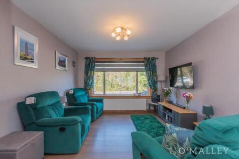 5. Living Room 1.jpg
