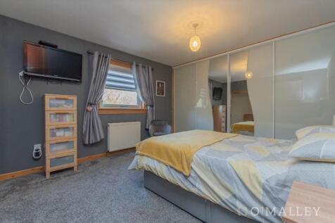 17. Bedroom 1 1.jpg