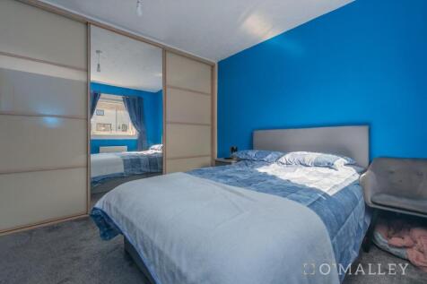 21. Bedroom 2 2.jpg