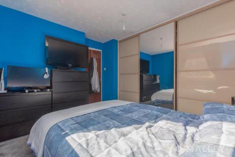 22. Bedroom 2 3.jpg